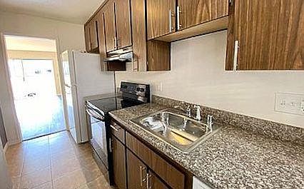 4th image of 1380 Terra Nova Blvd
