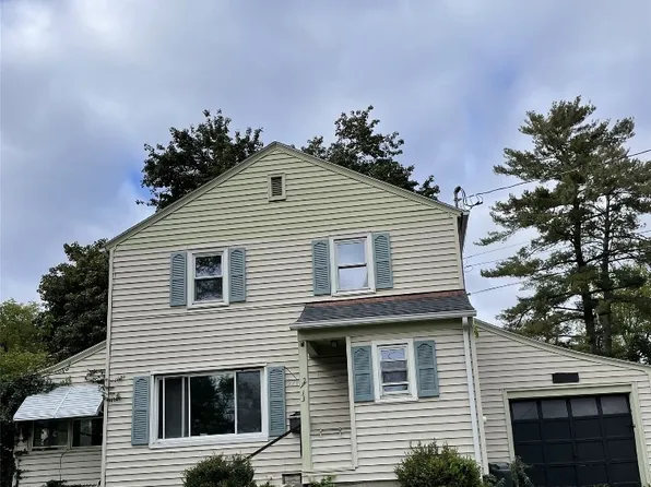 2713 Watson Blvd, Endwell, NY 13760