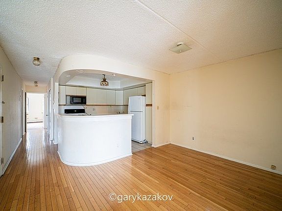 3rd image of 71-33 Park Ave #2