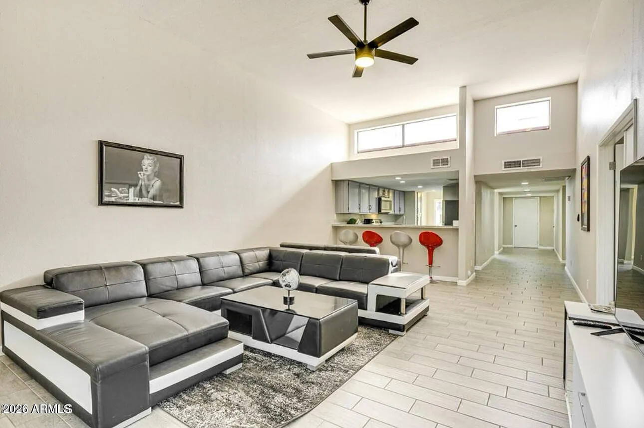 2 bed, 2.0 bath, 1398 sqft, $2,500 — Photo 4