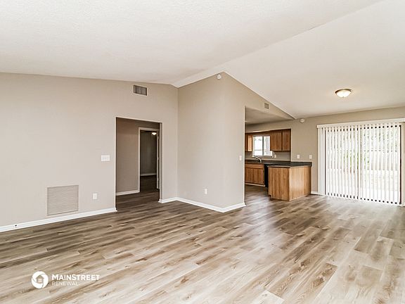 3rd image of 1440 San Carlos Ave