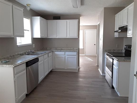 4th image of 7400 Creekfall Dr