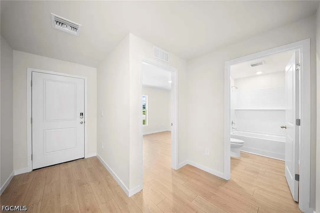 4 bed, 2.0 bath, 1500 sqft, $2,200 — Photo 4