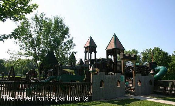 3rd image of 411 S Wisconsin Dr #4374021
