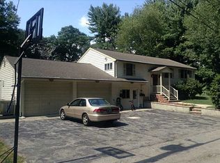 8 Pine Dr, Smithfield, RI 02917