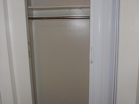 4th image of 425 Porter Ave APT 202