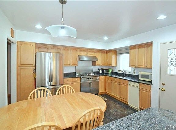 5th image of 6711 212th St