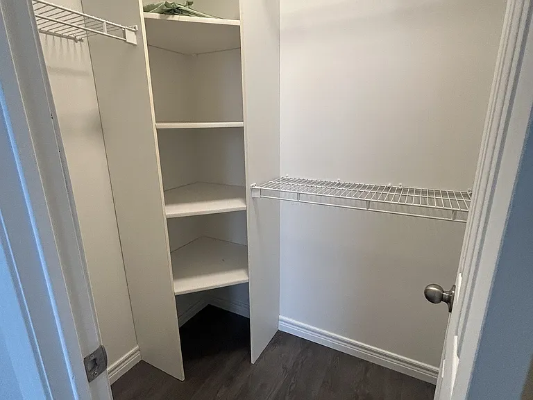 1 Leaside Park Dr #408 — Photo 7