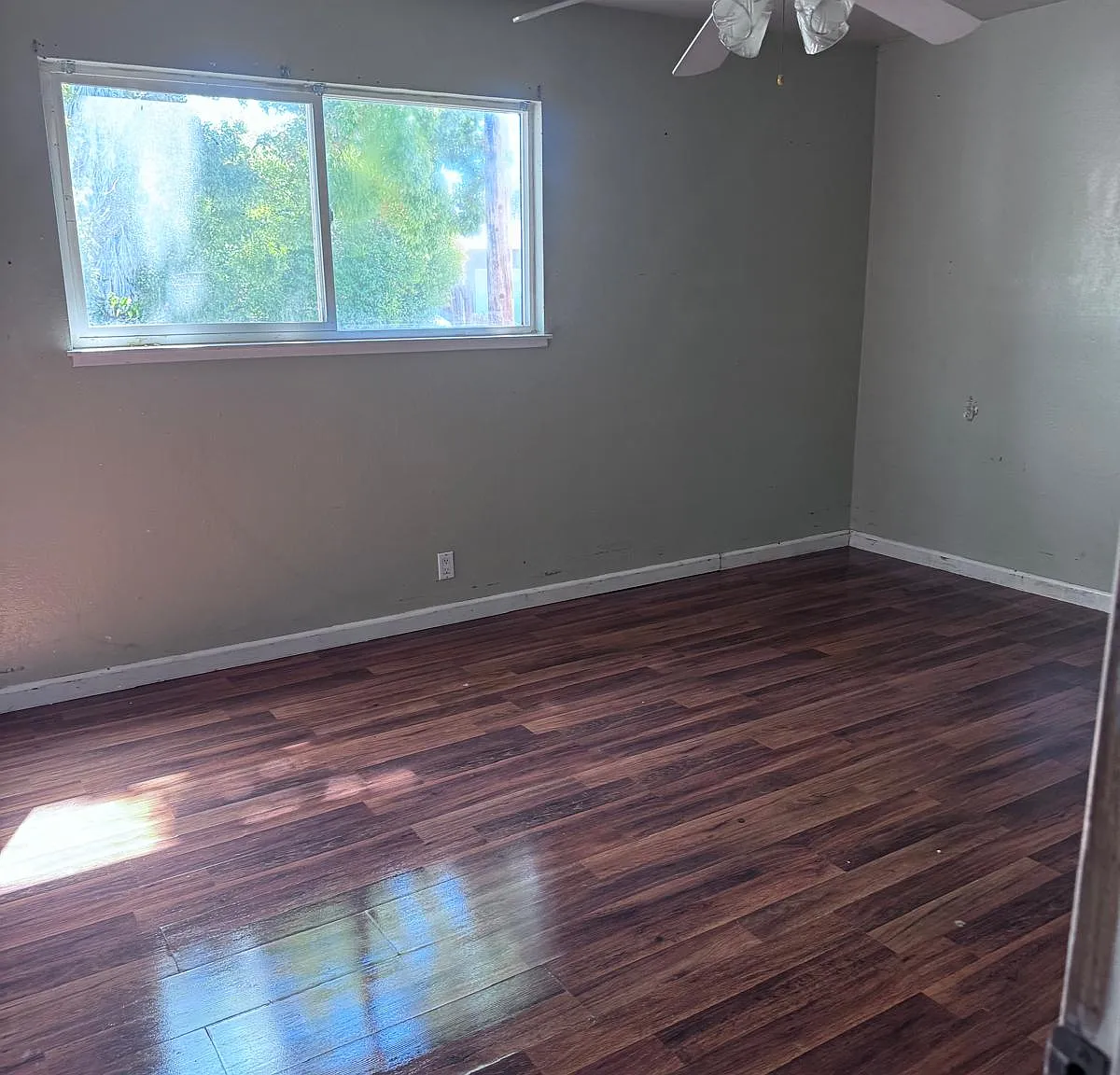 3 bed, 1033 sqft, $2,850 — Photo 2
