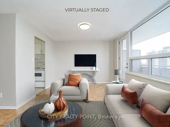 6200 Bathurst St, Toronto, ON