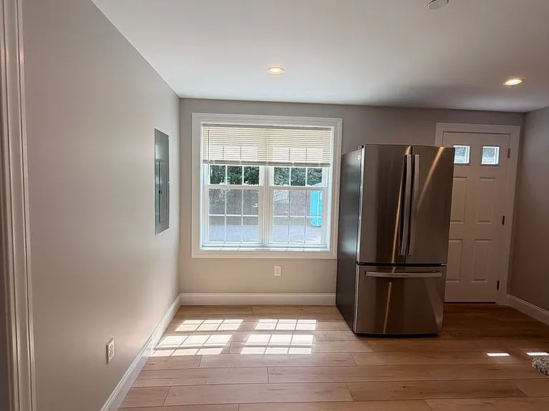 439 Main St — Photo 13