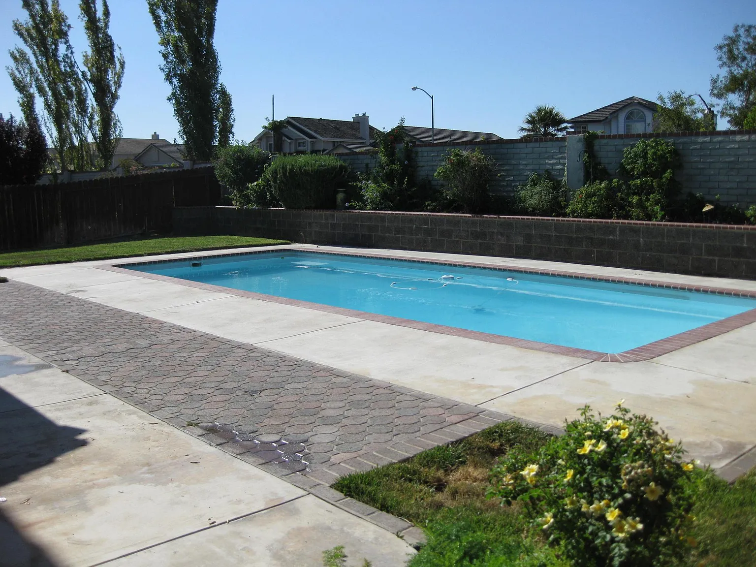 3 bed, 2.5 bath, 1990 sqft, $3,450 — Photo 3