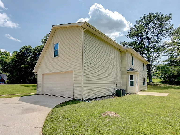 180 Fairfield Cir — Photo 37