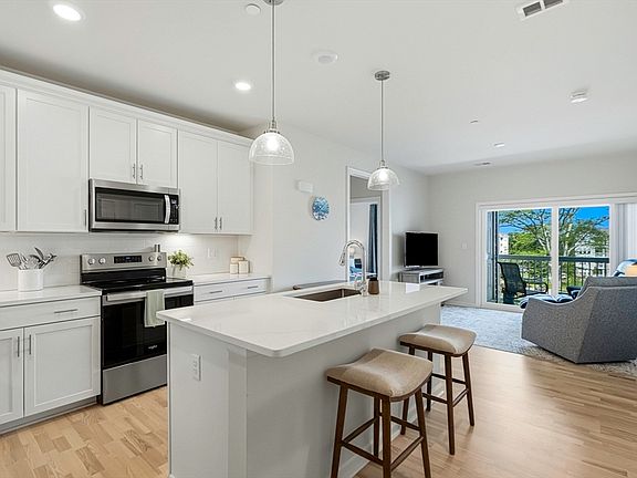 4th image of 6305 Peters Farm Way #6305
