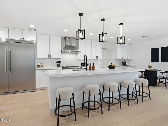 3rd image of 4646 E VERNON Avenue