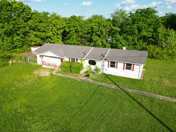 1003 Twin Creek Rd, Charlotte, TN 37036