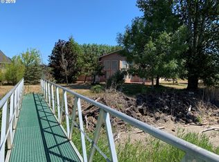 233 W Sunny Sands Rd, Cathlamet, WA 98612