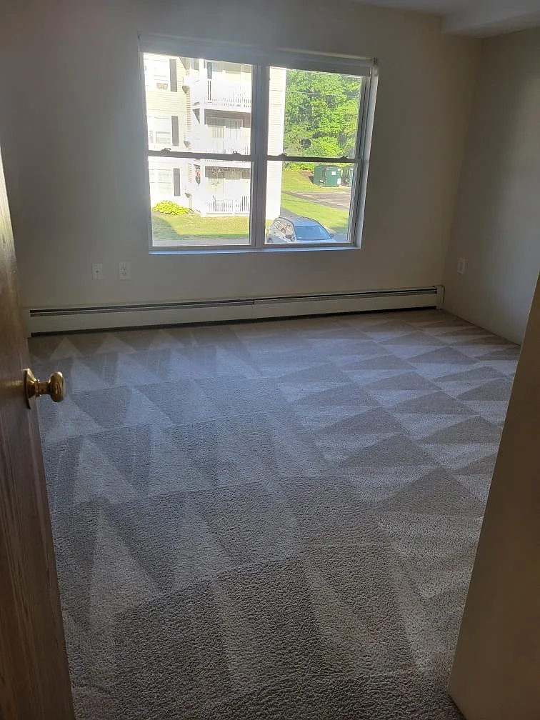2 bed, 1100 sqft, $2,400 — Photo 4