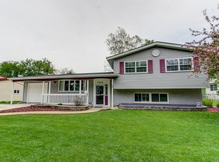 763 Sussex Ln, Crystal Lake, IL 60014