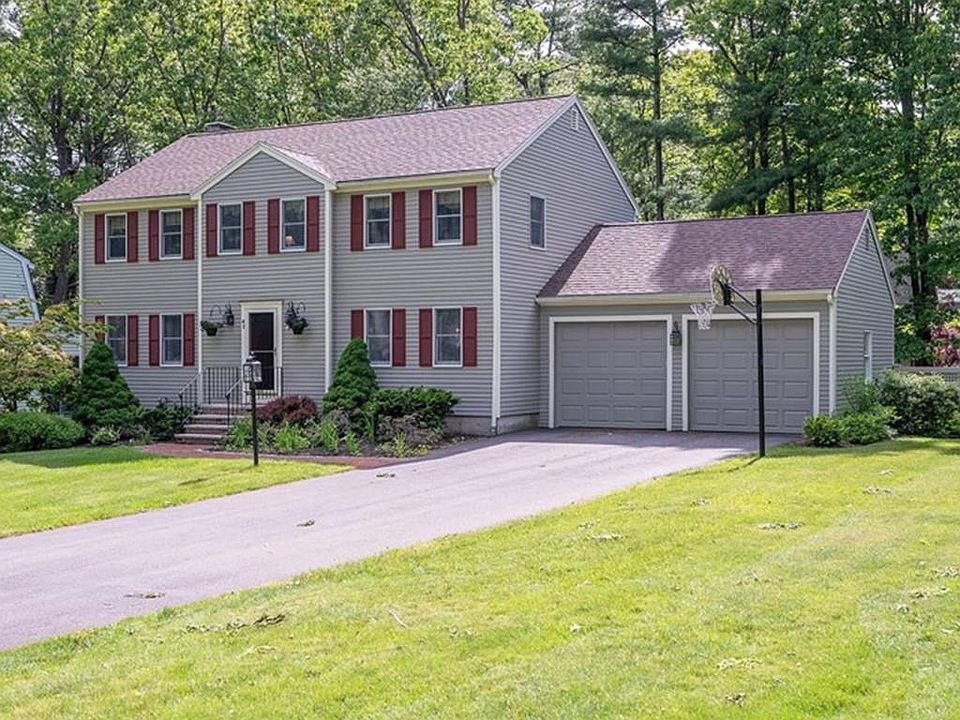 1st image of 42 Storeybrook Dr