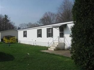 41 Manor Dr, Brookfield, OH 44403