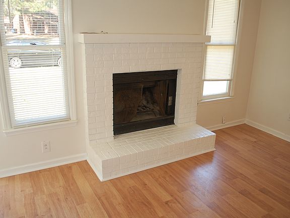 5th image of 208 Corey Ct