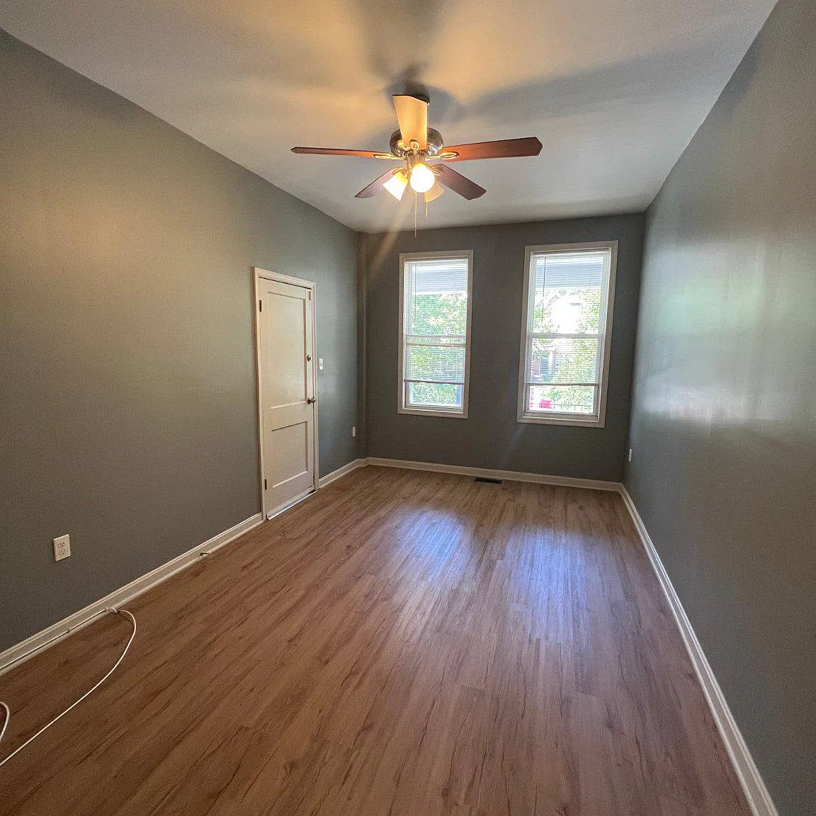 1 bed, 1.0 bath, 1302 sqft, $1,000 — Photo 4