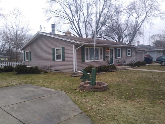 3rd image of 1230 N Randall Ave
