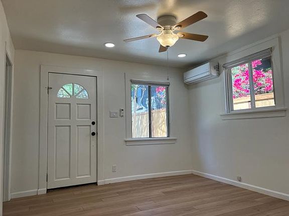4th image of 310 1/2 E Foothill Blvd