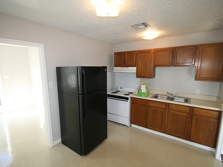 2705 Rose Dr — Photo 7