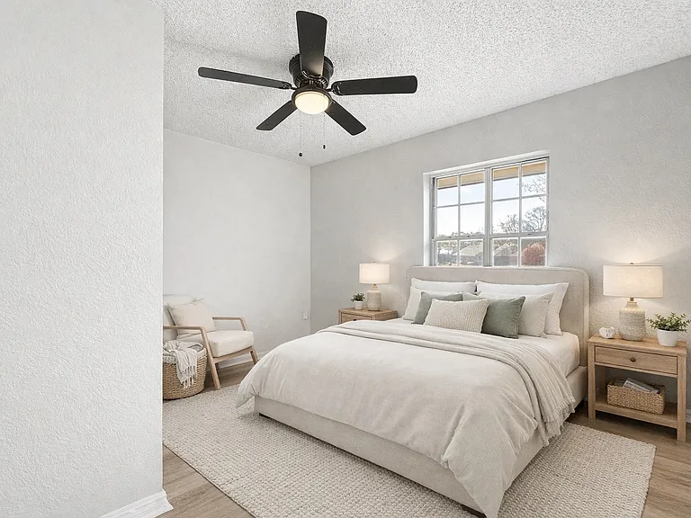 912 W Park Pl — Photo 9