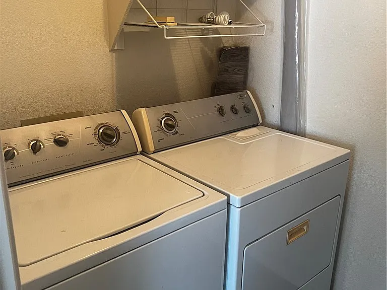 701 Capri Dr #11B — Photo 14