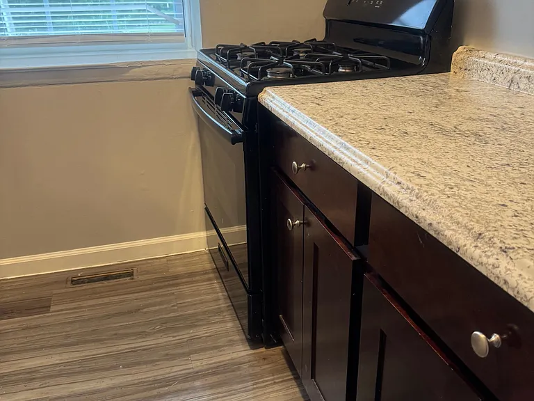 411-415 N Bend Rd #K — Photo 11