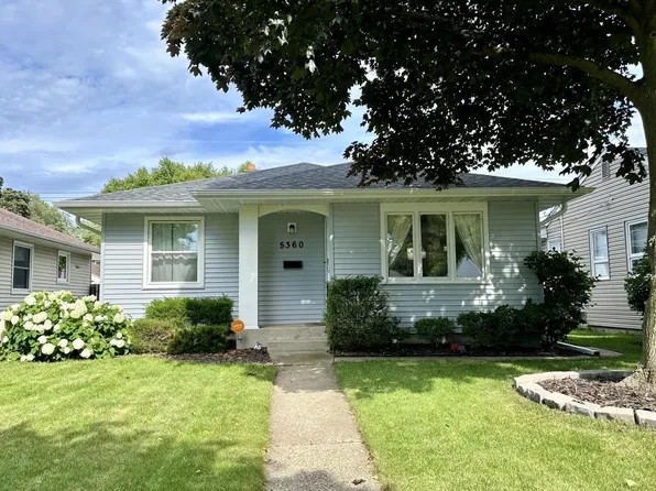 5360 North Lydell AVENUE, Whitefish Bay, WI 53217