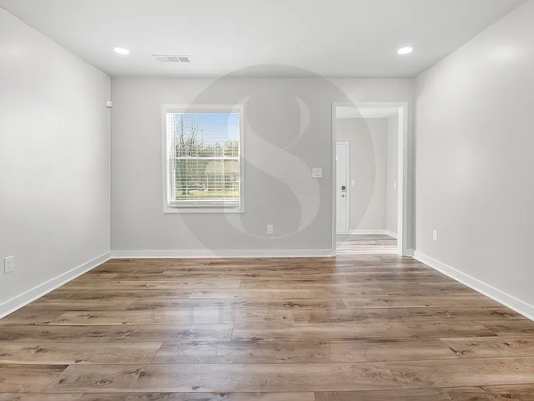 2130 Belhaven Ln SE — Photo 5