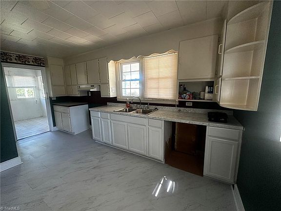5th image of 264 Fairplains Rd