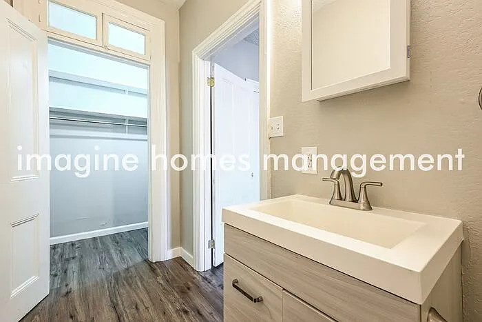 2106 Sarah St #3 — Photo 13
