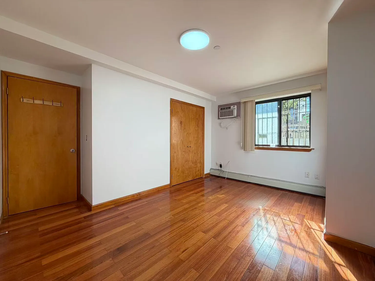 1 bed, 700 sqft, $2,000 — Photo 2
