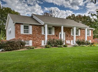 6519 NW Melody Ln W, Parkville, MO 64152