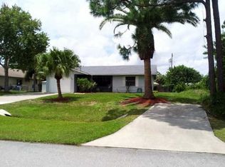 749 Carnation Dr, Sebastian, FL 32958