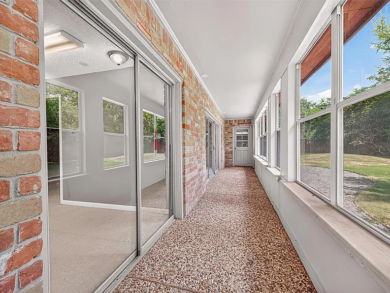 19002 Mirror Lake Dr — Photo 45