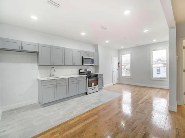 71 Harmon St, Jersey City, NJ 07304