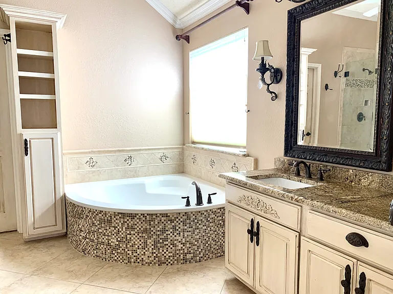 3108 Palmtree Dr — Photo 1