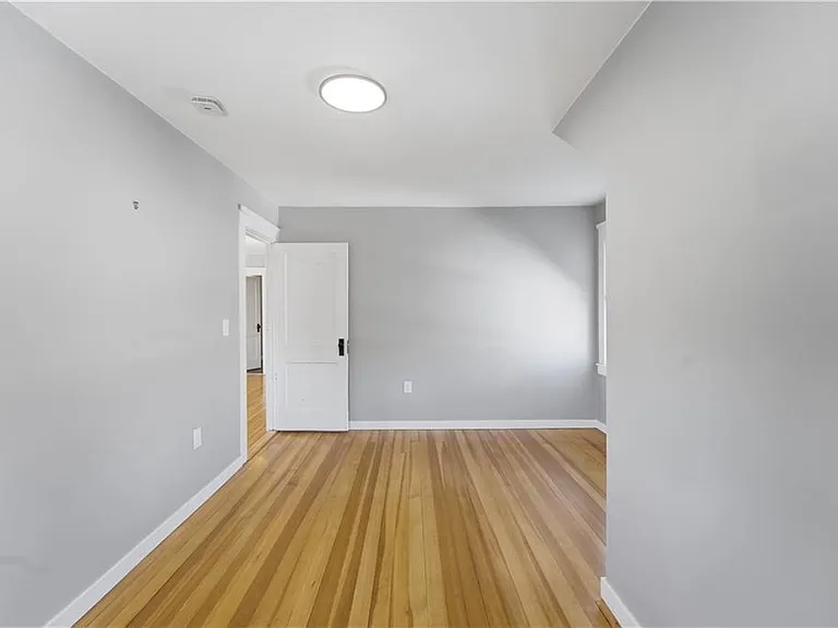 33 Laura St #2 — Photo 24