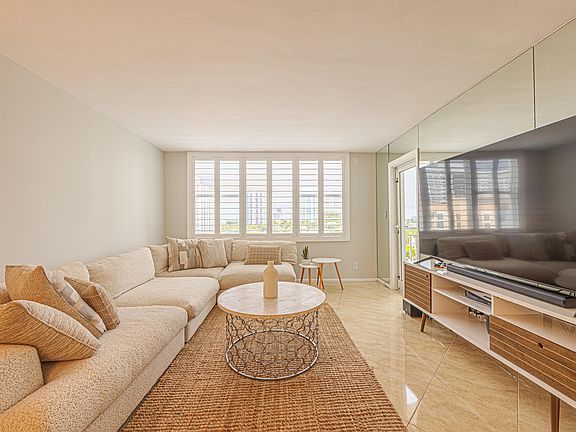 4th image of 201 N Ocean Blvd APT 702