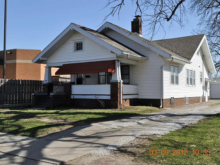 805 Robinson St — Photo 18