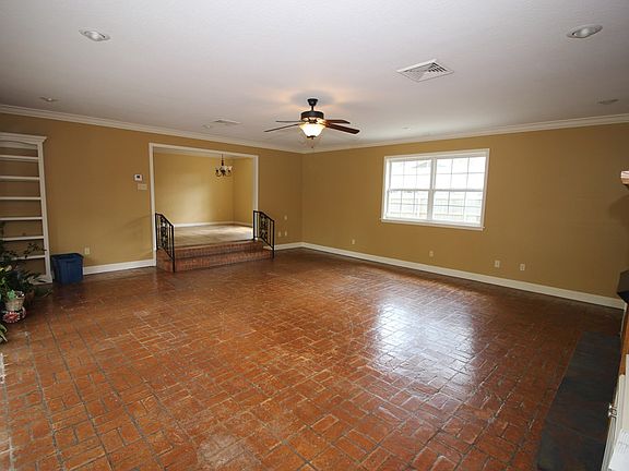 4th image of 3326 Pinehaven Dr