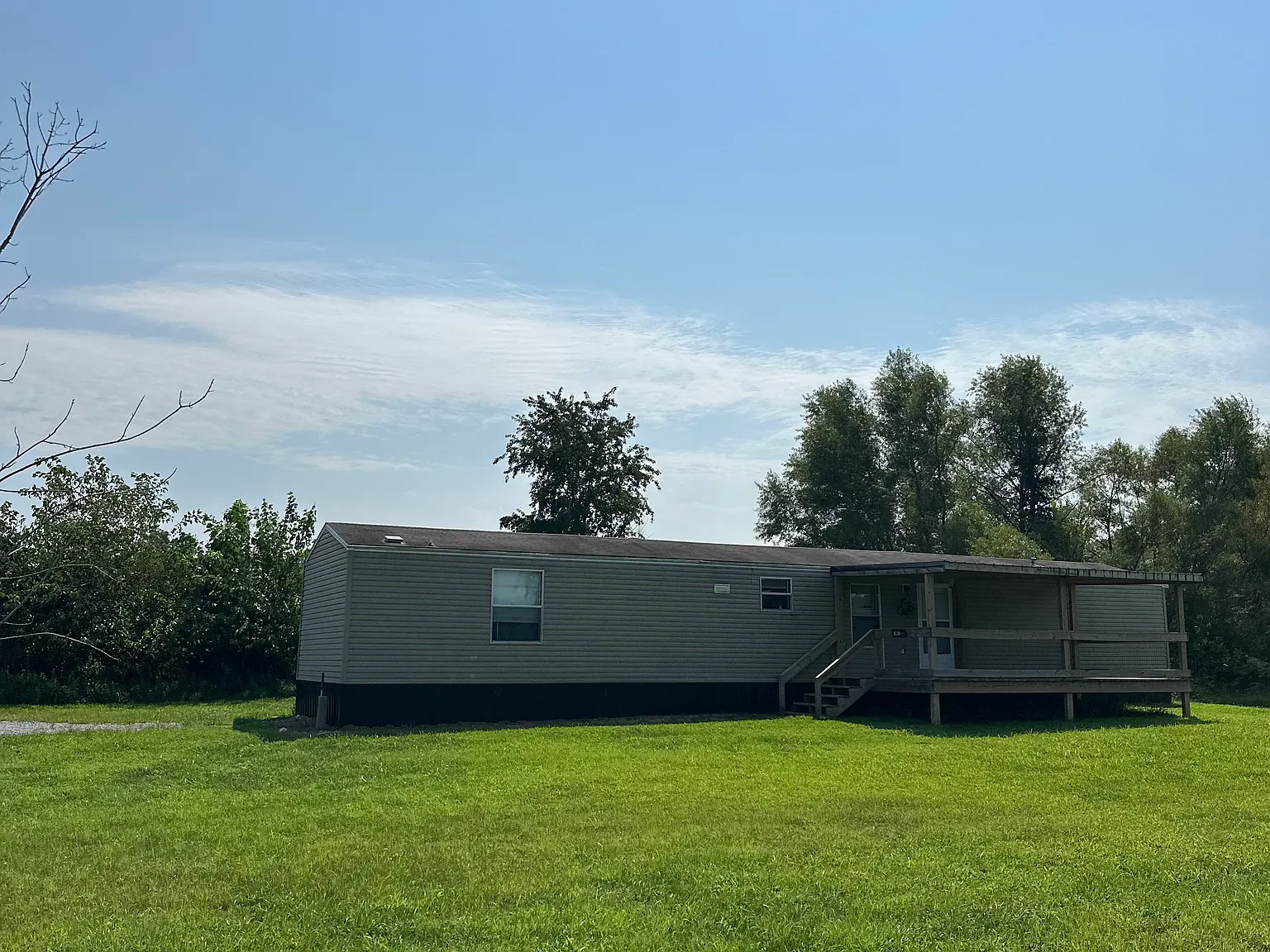 3 bed, 940 sqft, $1,300 — Photo 1