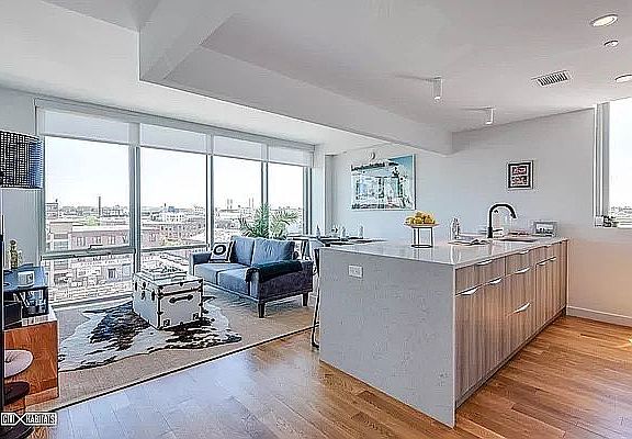 4th image of 211 McGuinness Blvd #600