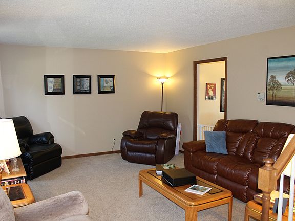 2nd image of 8700 W Lincolnshire Dr